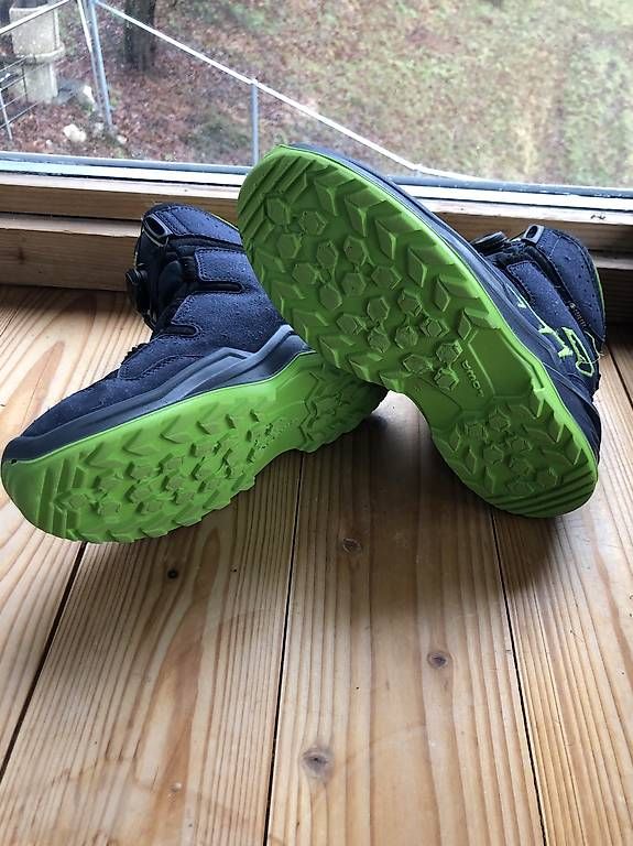 Scarpe per ragazzi: Lowa Winterschuhe 37 – Usato da Bannwil venduto da celine24 1