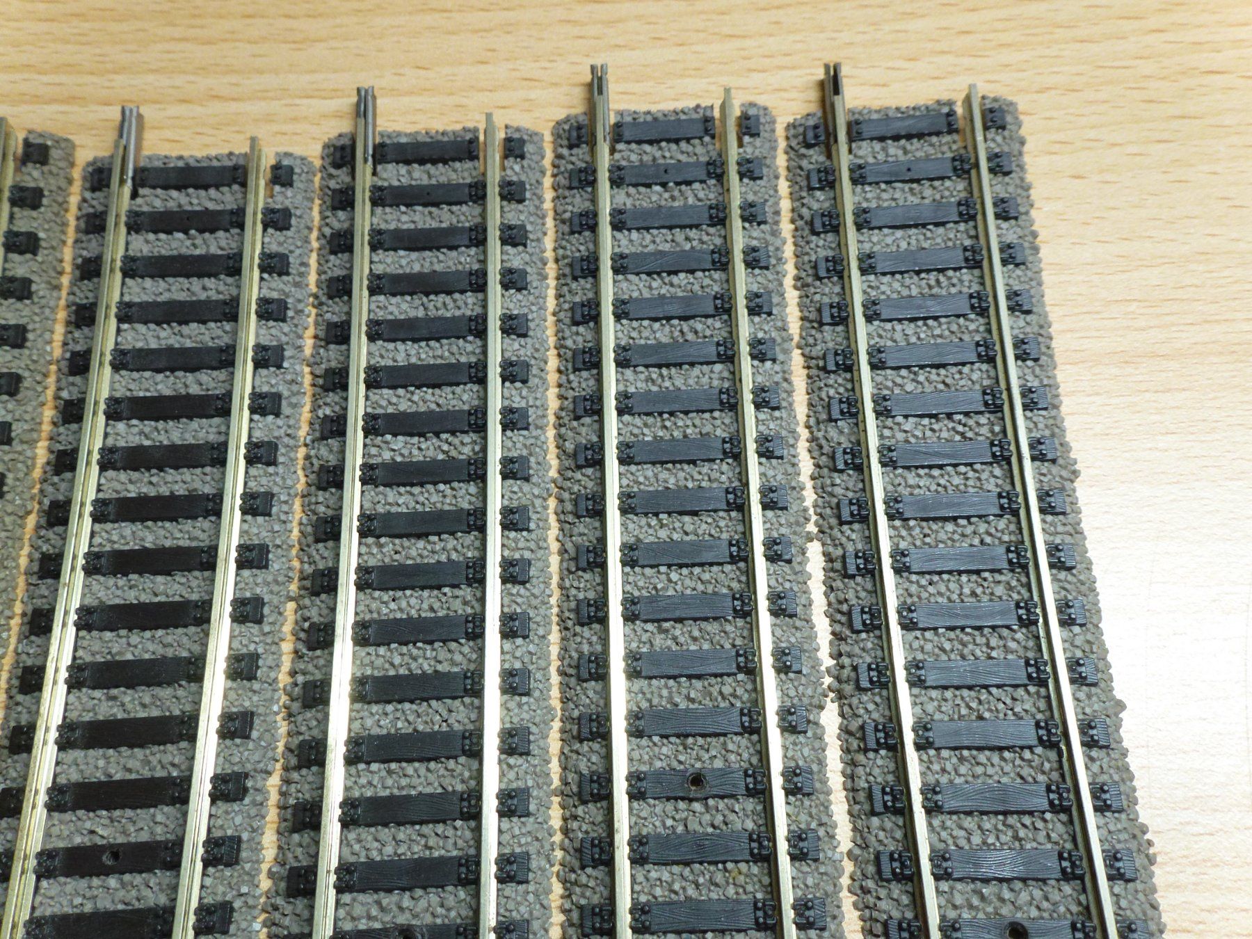 Fleischmann Modellini di ferrovie: Fleischmann H0 Profigleis 6x6101 – Usato da Hombrechtikon venduto da Se9 3