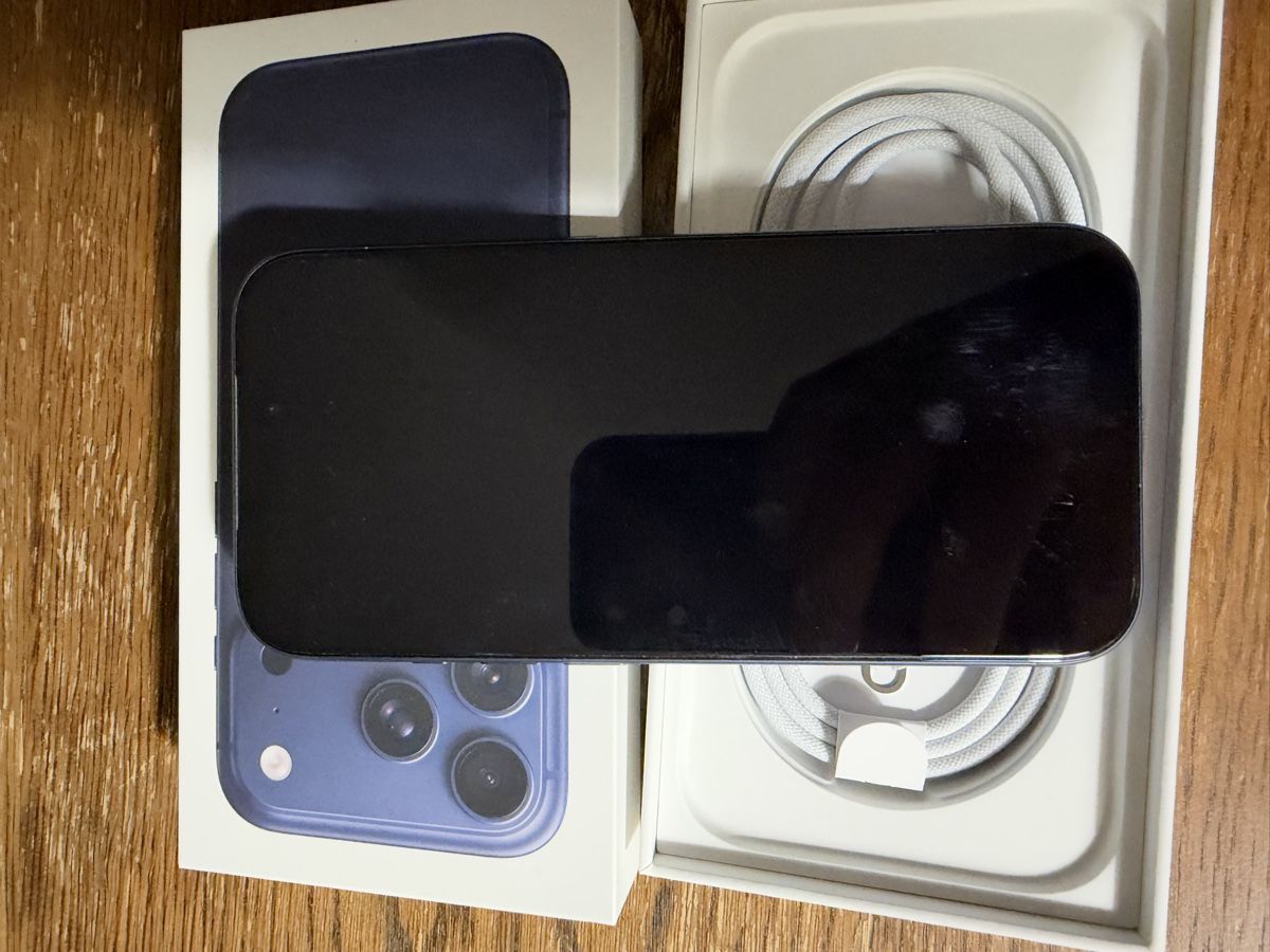 Apple Telefoni cellulari / Smartphones: Iphone 17 Pro Deep Blue 256GB Model A3523 – Nuovo (secondo la descrizione) da Baar venduto da eis_6s8g 3