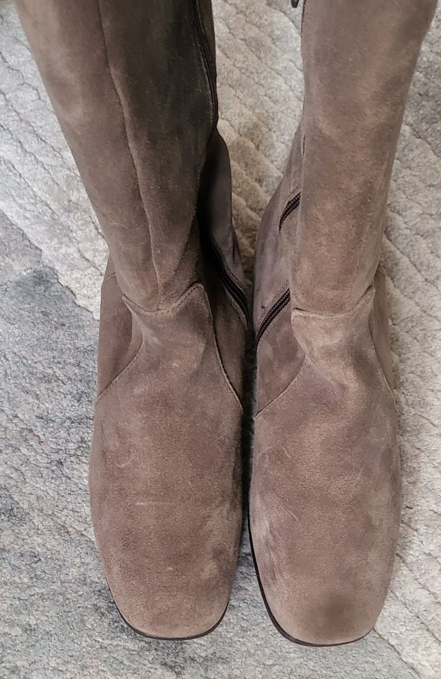 Damenschuhe: Cuissardes en daim avec doublure chaude, pointure 38. – Gebraucht aus Neuchâtel von wikit 1