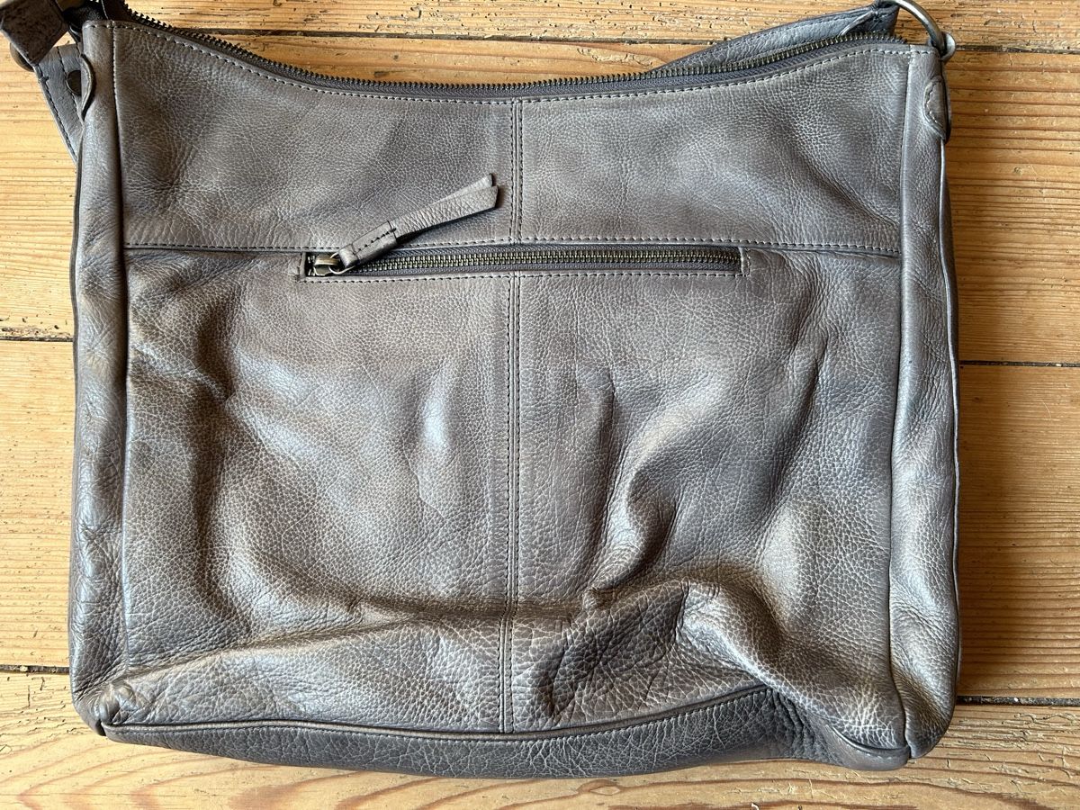 FredsBruder Borse da donna: Fredsbruder Tasche gross Ledertasche ab 1fr! – Usato da Niederwil SO venduto da Hummeln_im_Hintern 1