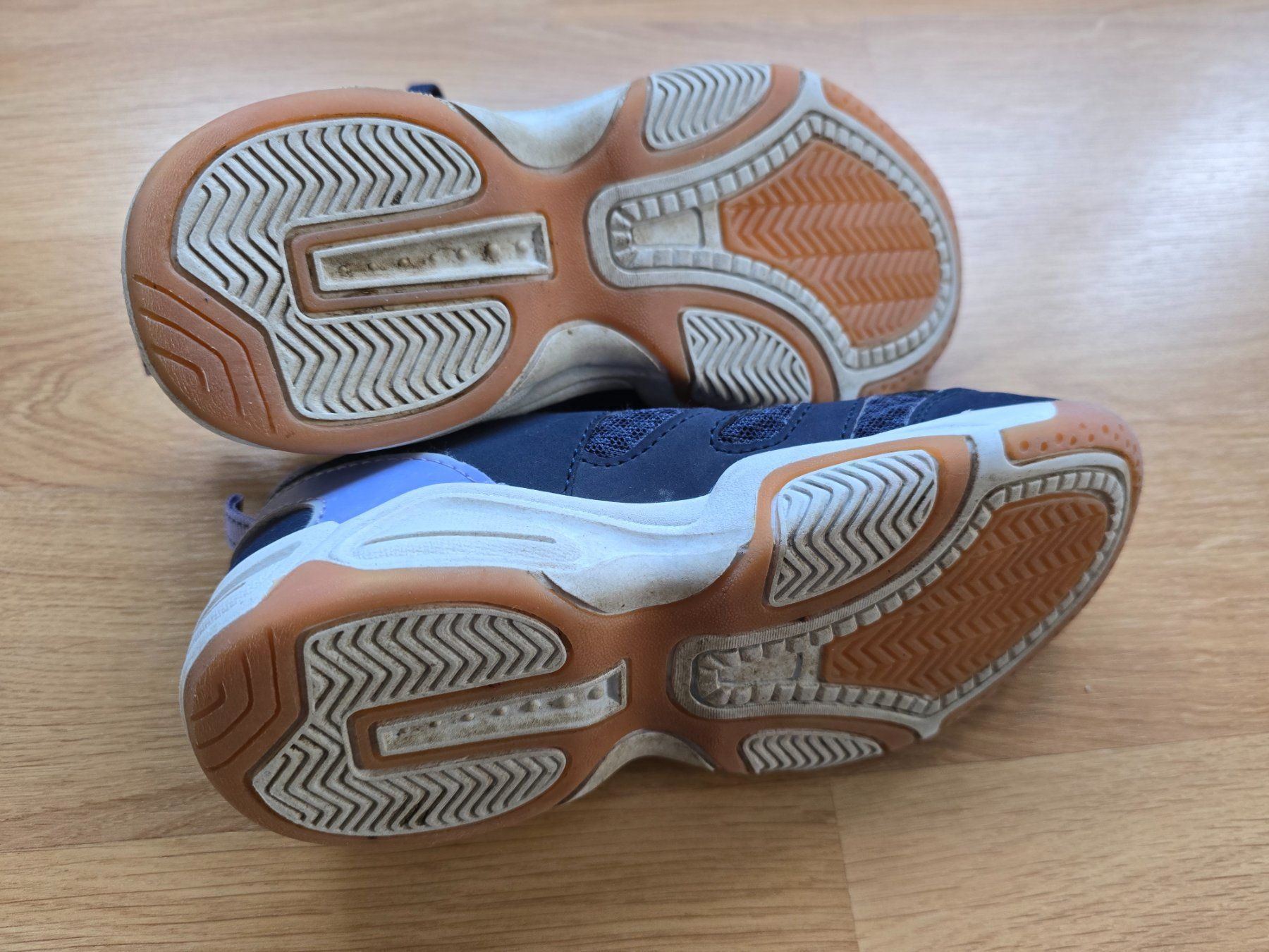 Fila Scarpe per ragazze: Turnschuhe Fila Gr. 32 – Usato da Büttikon AG venduto da Amineah 2