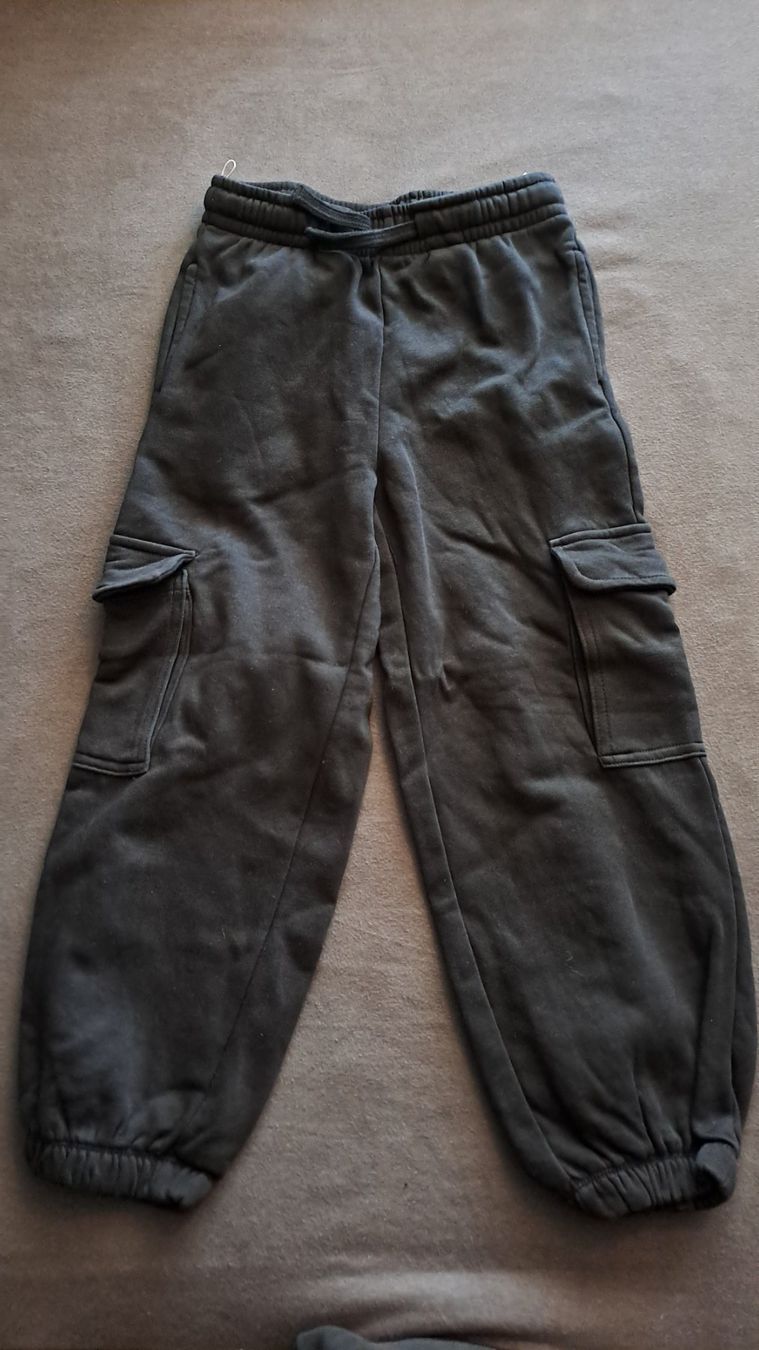 Pantalons: Trainerhose Gr. 128 Neu – Neuf (Voir description) à Oberrieden par Raja011