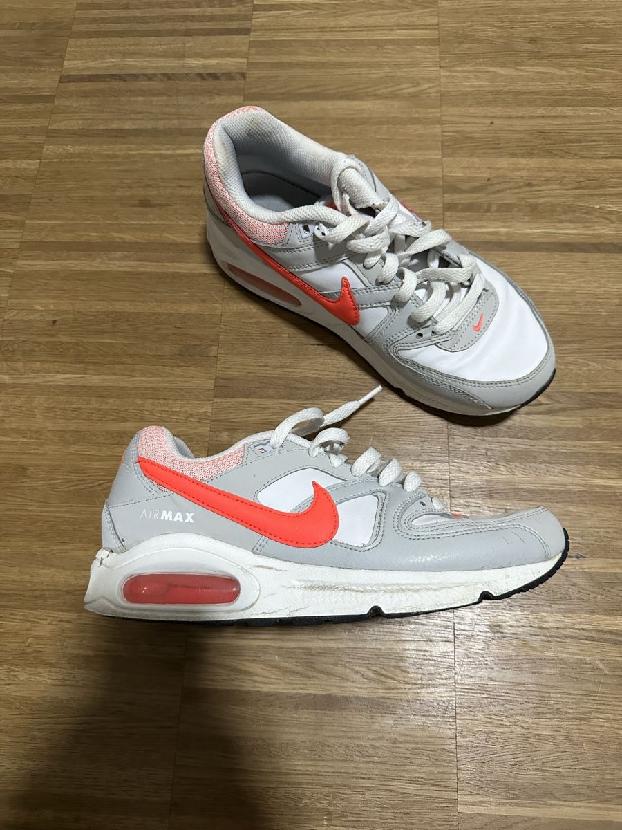 Nike Scarpe da donna: Nike Air Max Command Gr. 38.5 – Usato da Basel venduto da Zekoo. 1
