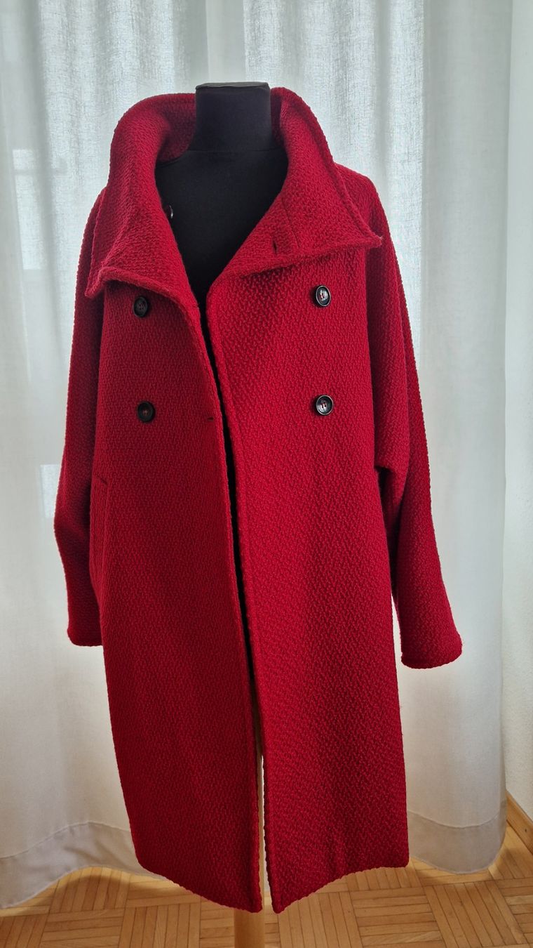 Cappotti: Roter Wintermantel – Usato da Luzern venduto da kzu_8qsg 1