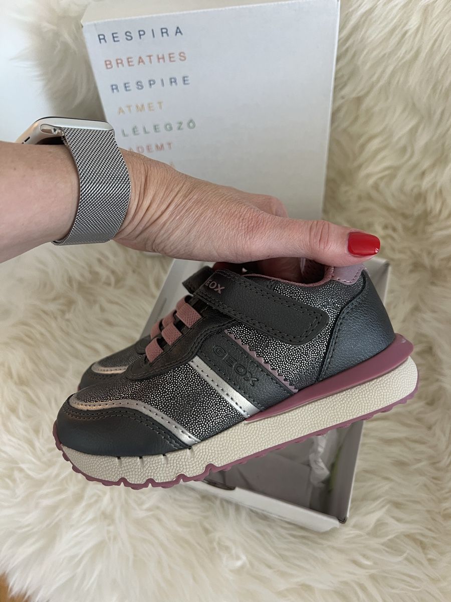 Geox Scarpe per ragazze: Neue Geox Sneakers Grösse 27 – Nuovo e nell'imballaggio originale da Inwil venduto da Karenstone 2