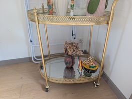 Servierwagen goldig mit Glas