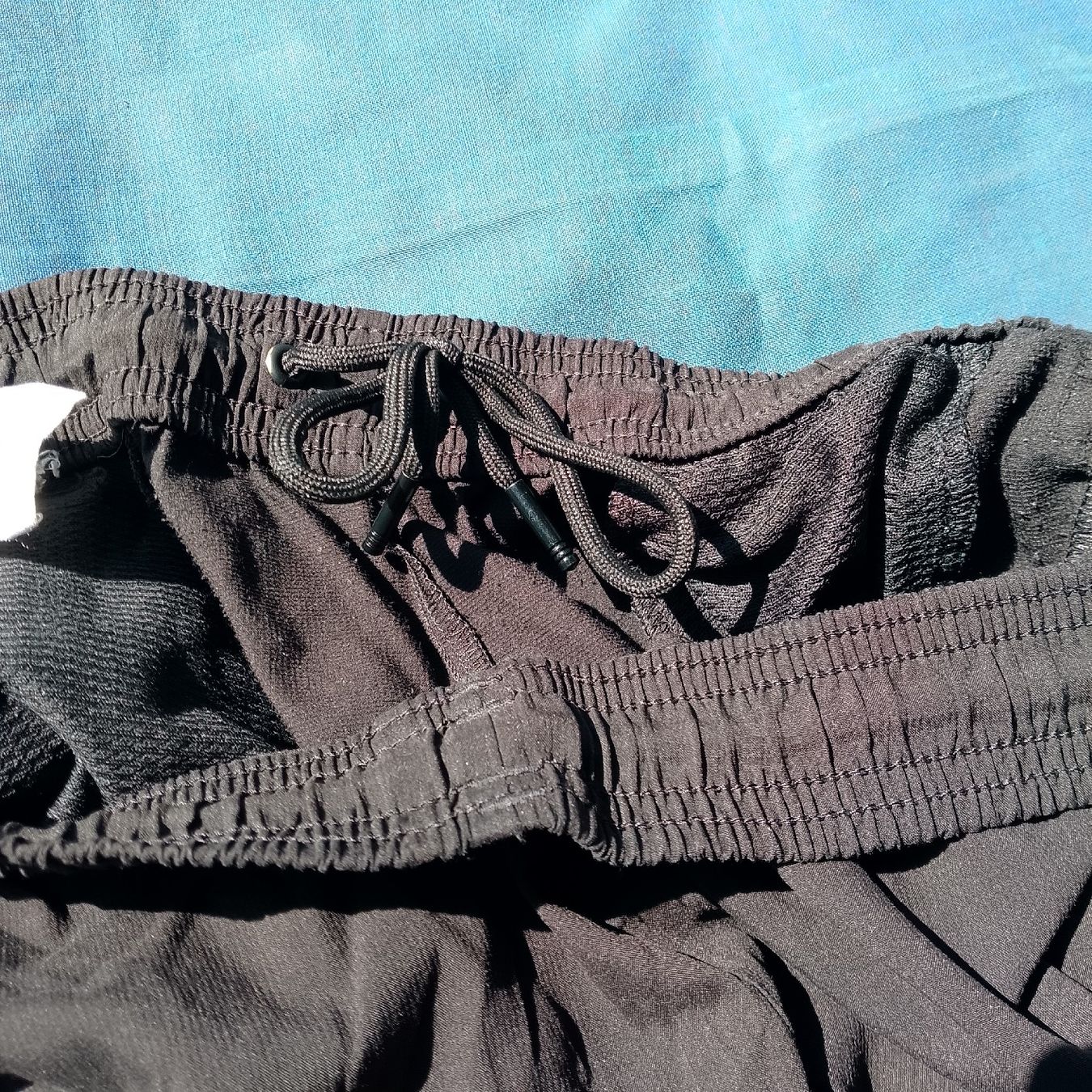Adidas Pantalons: Adidas Shorts schwarz, Grösse M – D'occasion à Luzern par toenu23 2