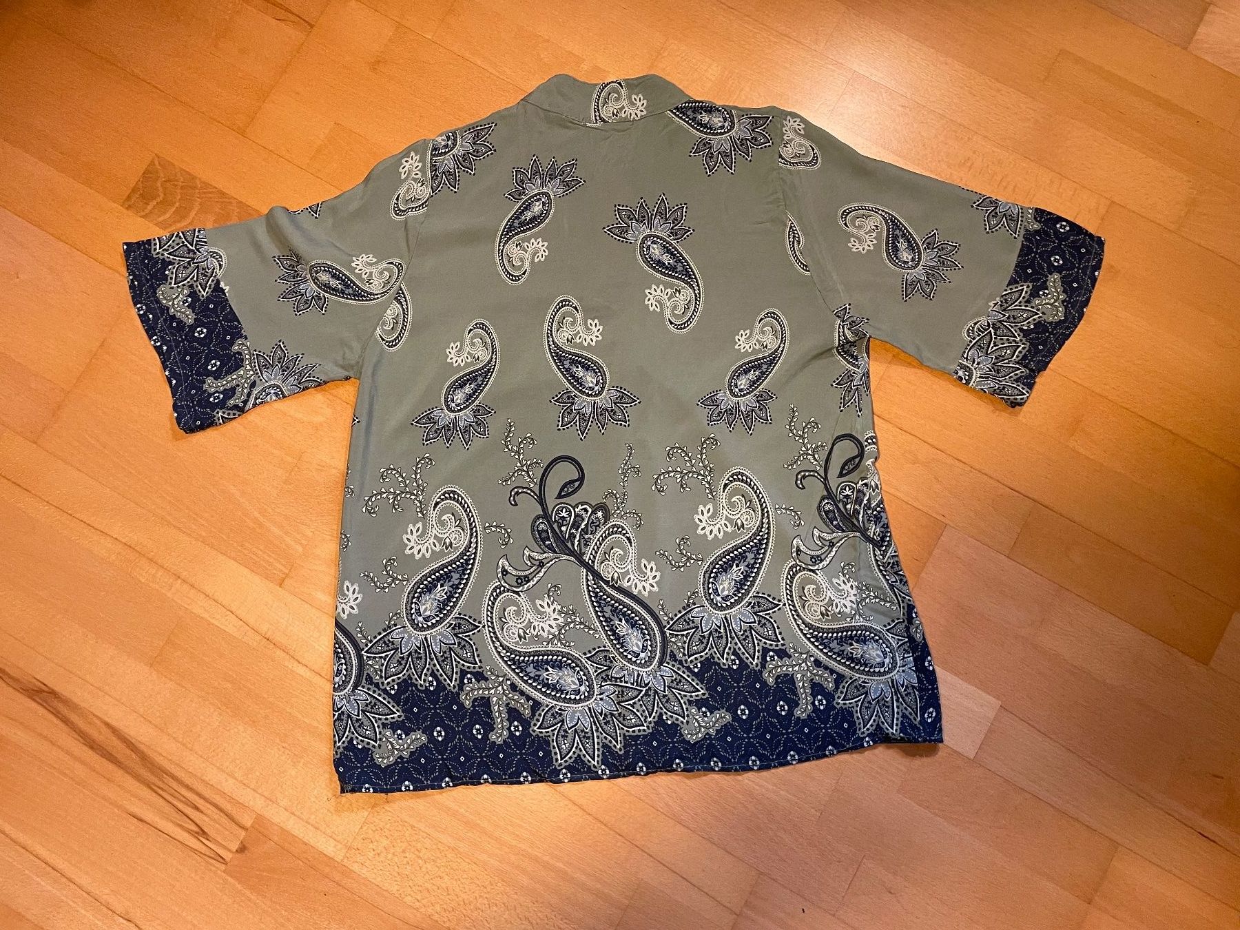 Camicette: Trendige Kurzarm Bluse von TODAY, Grösse S/M – Usato da Hubersdorf venduto da JanasHeartTreasures 2