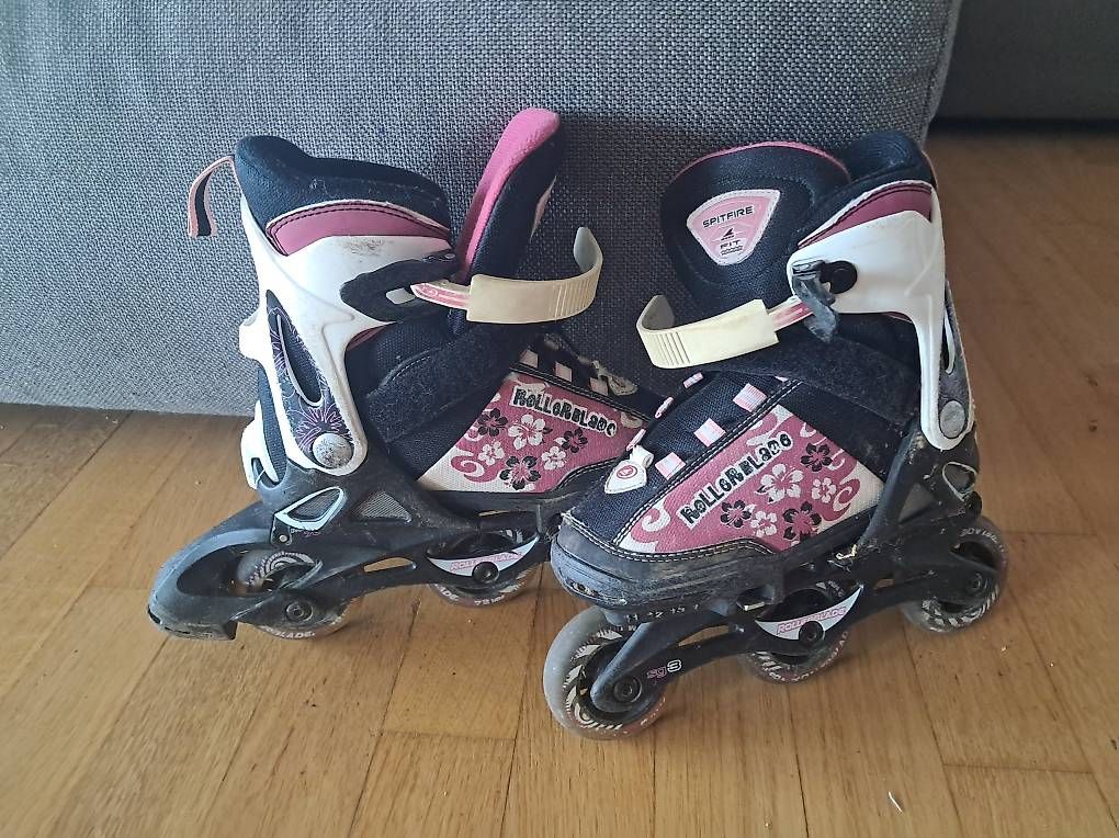 Patins à roul. & inline: Rollerblades – D'occasion à Nänikon par Newhome01