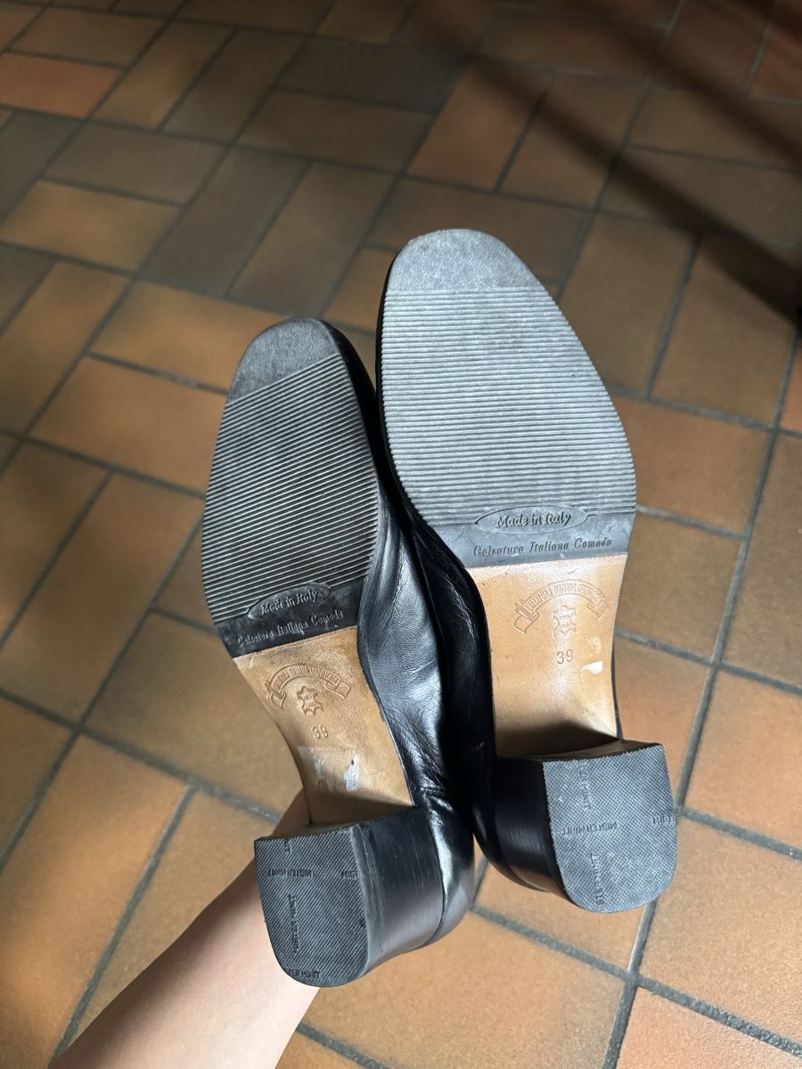 Scarpe da donna: Schwarze Echtleder Pumps Gr. 39 – Usato da St. Gallen venduto da bea_9qzt 3