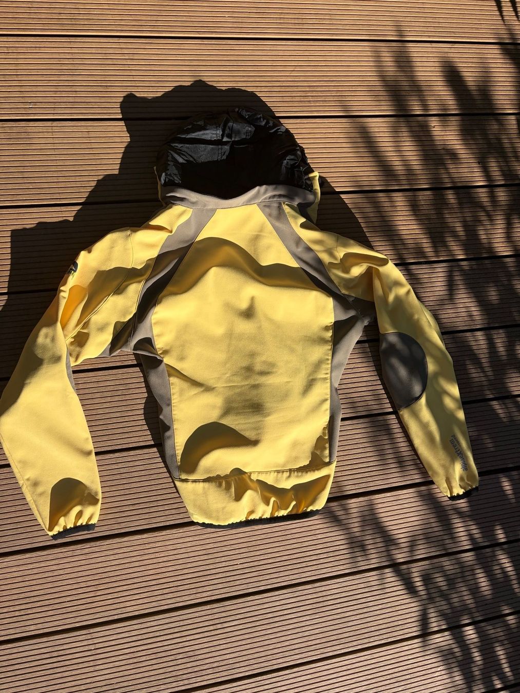 Salewa Vestes: Softshelljacke Salewa  gelb grau – D'occasion à Oberiberg par tschalunbiker 1
