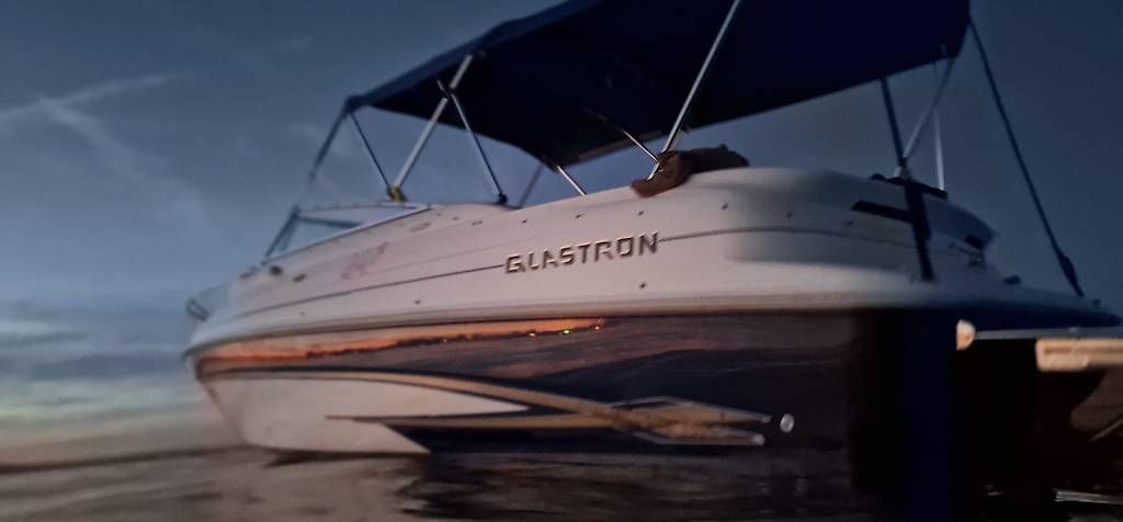 Barche: Top Sportboot Glastron GS 229 incl. Trailer – Usato da Arbon venduto da Heiasi 4