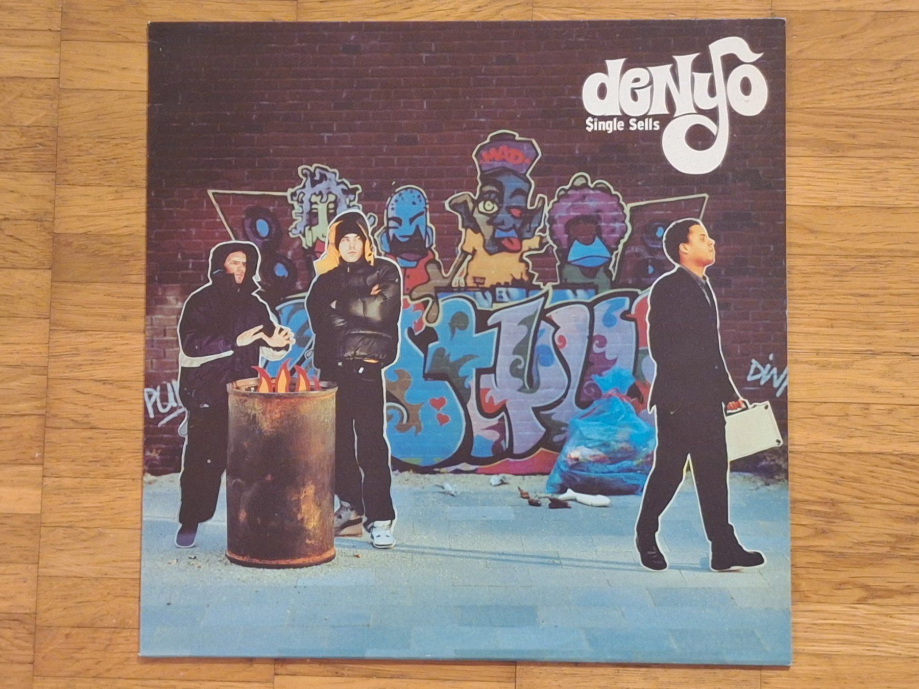 Dischi in vinile: Denyo, Single Sells - 12" Maxi DE 2001 – Nuovo (secondo la descrizione) da Oberentfelden venduto da Musicud
