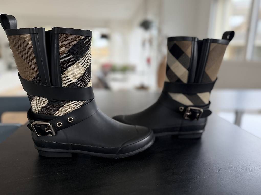 Scarpe da donna: Burberry Stiefel – Nuovo e nell'imballaggio originale da Winznau venduto da ste_2hyq 1