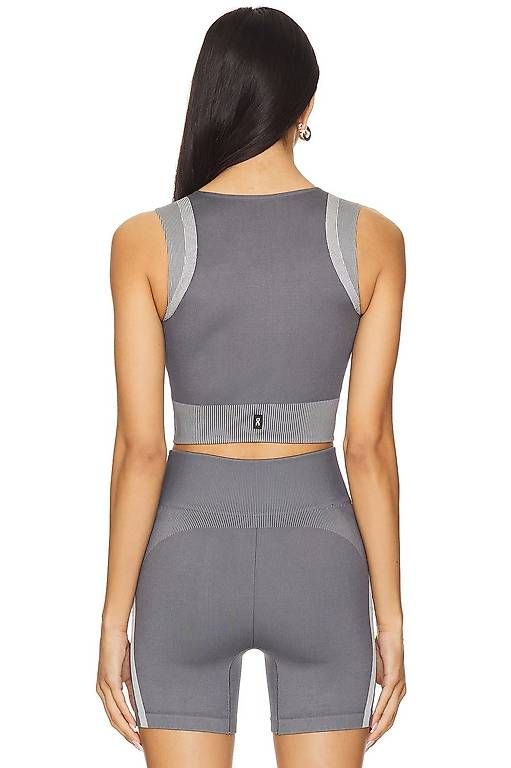Top: NEU - On Studio Sport Set - Gr. S – Usato da Zürich venduto da yam_yg9r 1