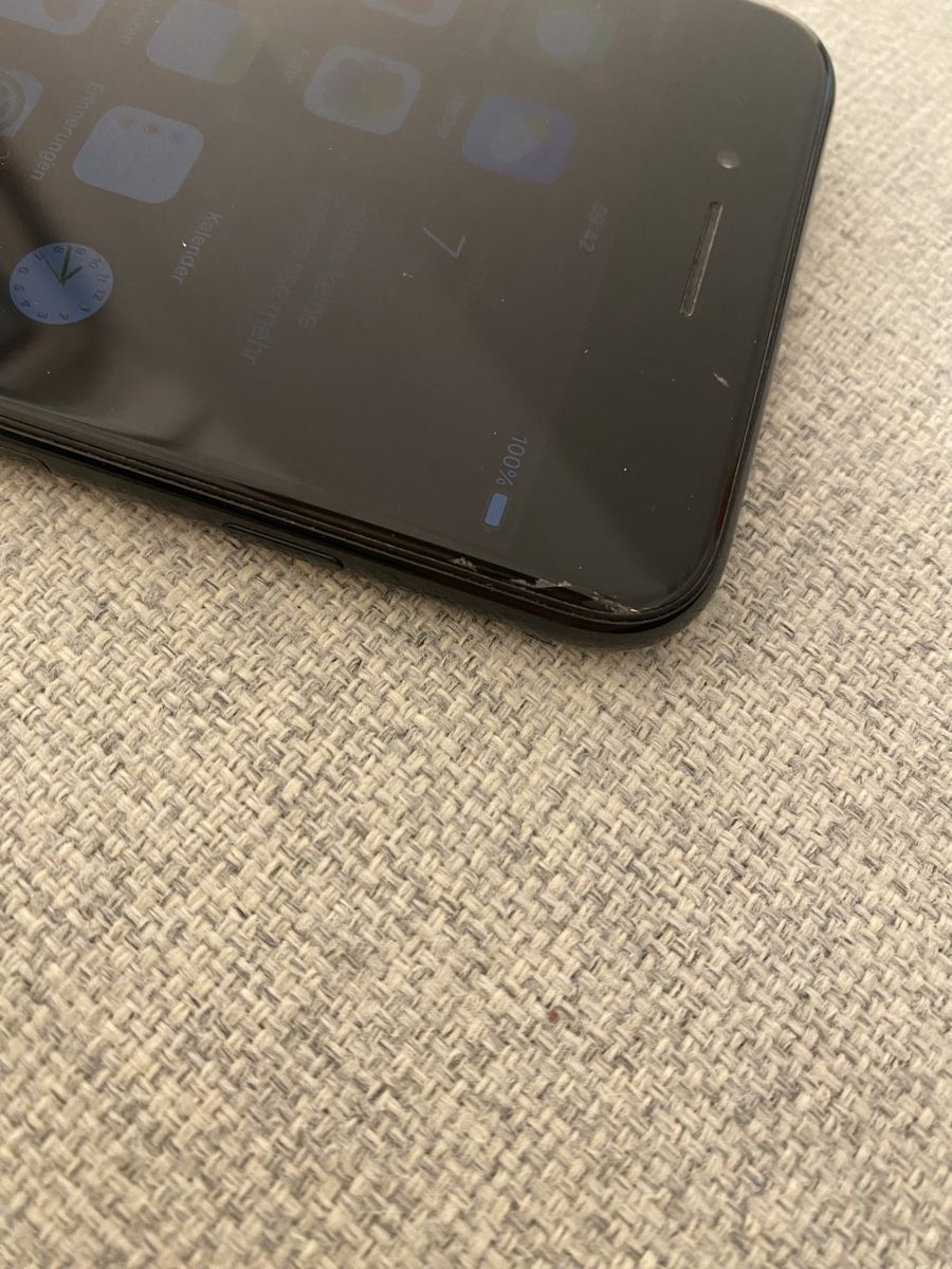 Apple Portables: Apple iPhone 7 Plus Jet Black guter Zustand – D'occasion à Solothurn par damomami 4
