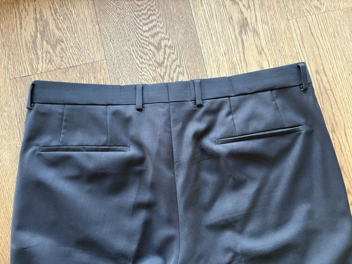 Hugo Boss Pantaloni: Hugo Boss Anzughose, Grösse 50, schwarz – Usato da Horgen venduto da Rafnaf 3
