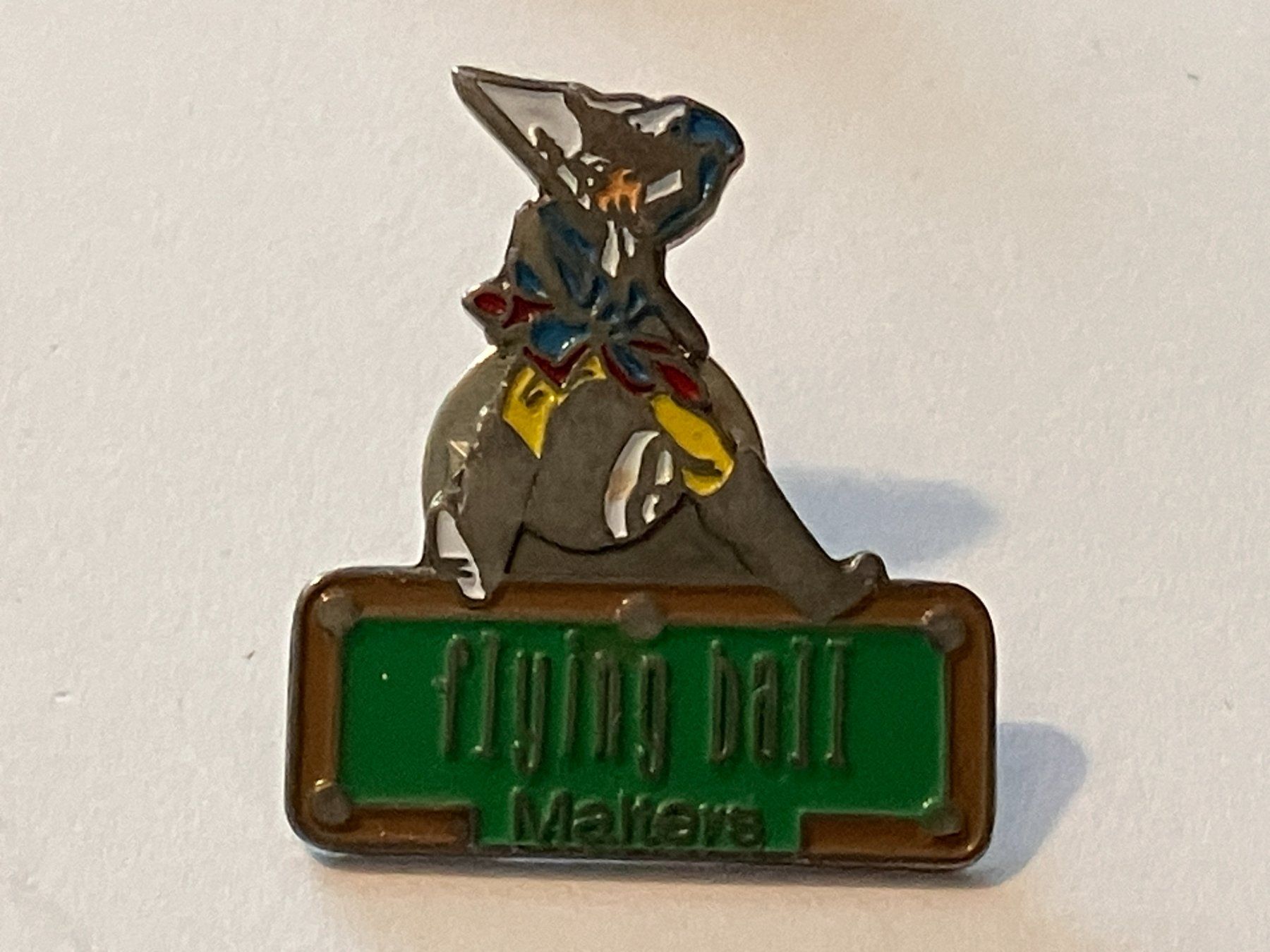 Placchette & Badge: 1 Pin Flying Ball Mallorca – Usato da Basel venduto da djwwpp