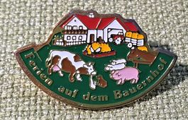 O283 - Pin Ferien auf dem Bauernhof - Kuh Pferd Schwein Hund