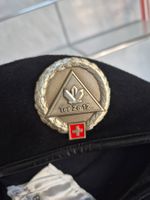 Schweizer Armee Perret mit Abzeichen Ter Zo 12