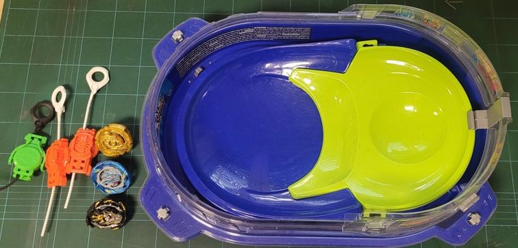 Spielzeuge: Beyblade Arena – Gebraucht aus Dübendorf von win_d97m 2