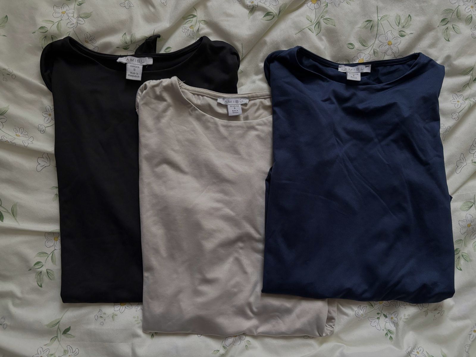 Lotti di vestiti: AMISU Basic Longsleeves, 3er Set – Usato da Bülach venduto da reaos