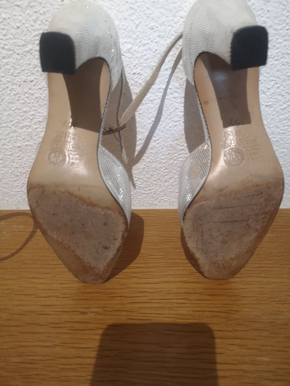 Scarpe da donna: Damenschuh mit Handtasche – Usato da Lostorf venduto da rubileo 5