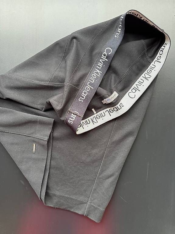 Gonne: CALVIN KLEIN Stretch-Rock, schwarz, Gr. M – Usato da Basel venduto da StephiKn 4