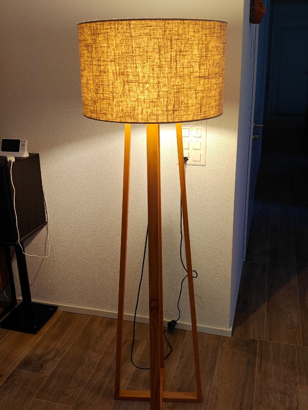 Lampes: Stehlampe / Wohnzimmerlampe – D'occasion à Goldau par uhupowerline 1
