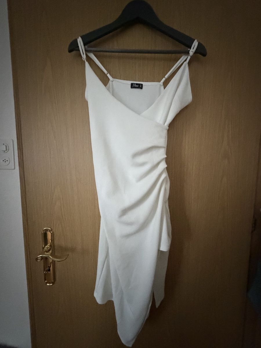 Vestiti: Robe, Taille S, déjà utilisé 1 fois – Usato da Tramelan venduto da els_6662
