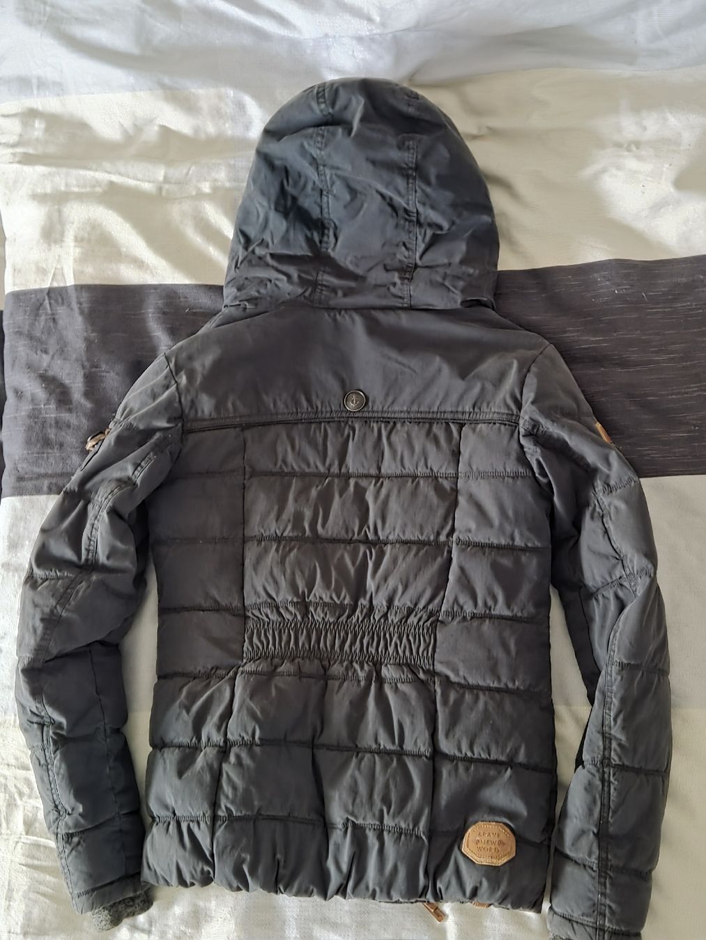 Tiragraffi: Naketano Jacke – Usato da Rickenbach-Sulz venduto da Bacardibabe 1