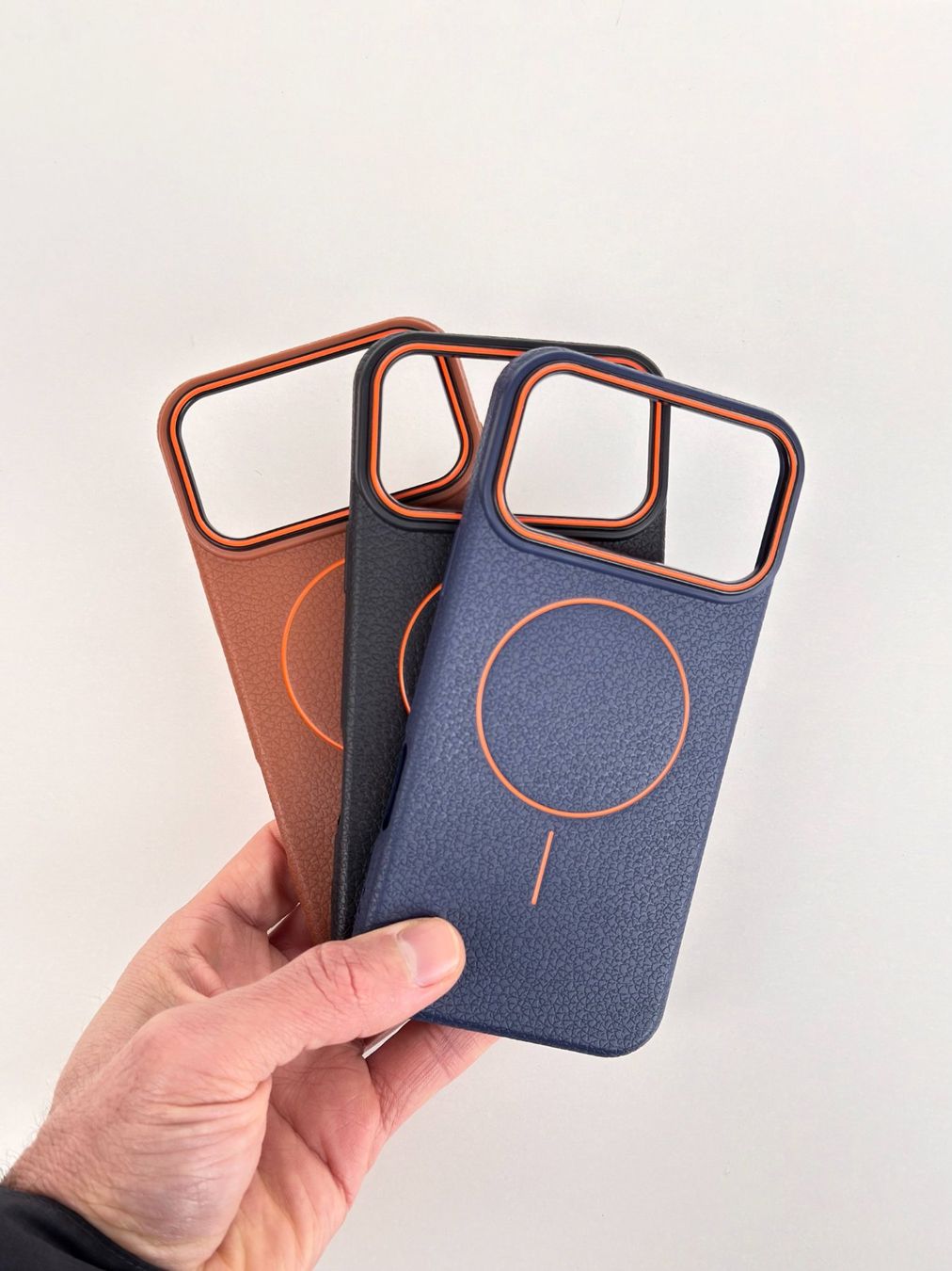 Covers & Schutzfolien: Coque iPhone 17 Pro Max MagSafe Effet Cuir – Neu und originalverpackt aus Thônex von Suisse.Shopping 1