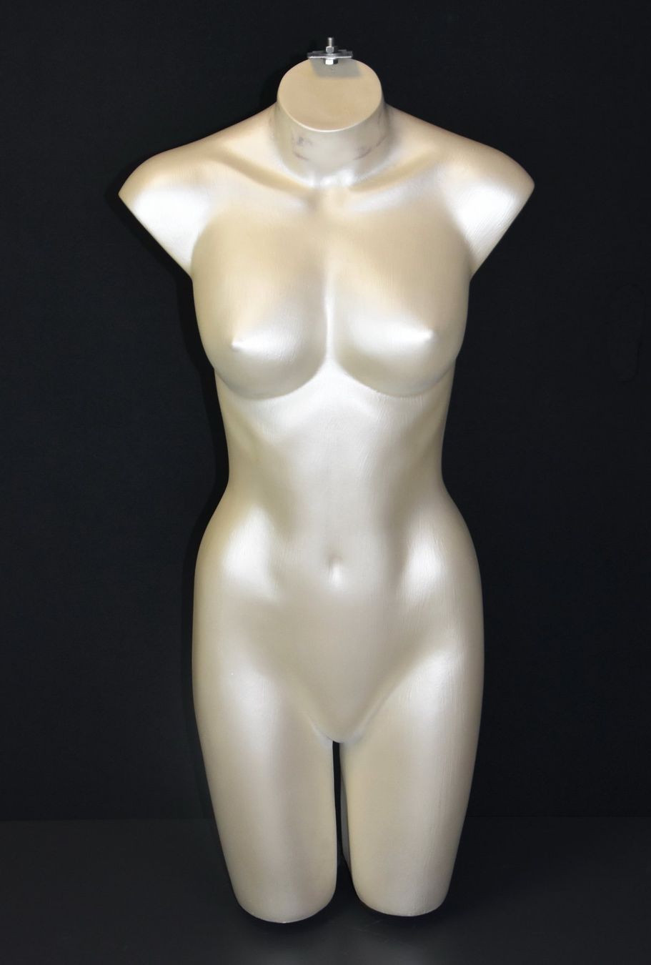 Altro in Decorazioni & Accessori: Schaufensterpuppe Damen Büste Torso/hell beige/94.5 cm – Usato da Wohlenschwil venduto da dondonda 1
