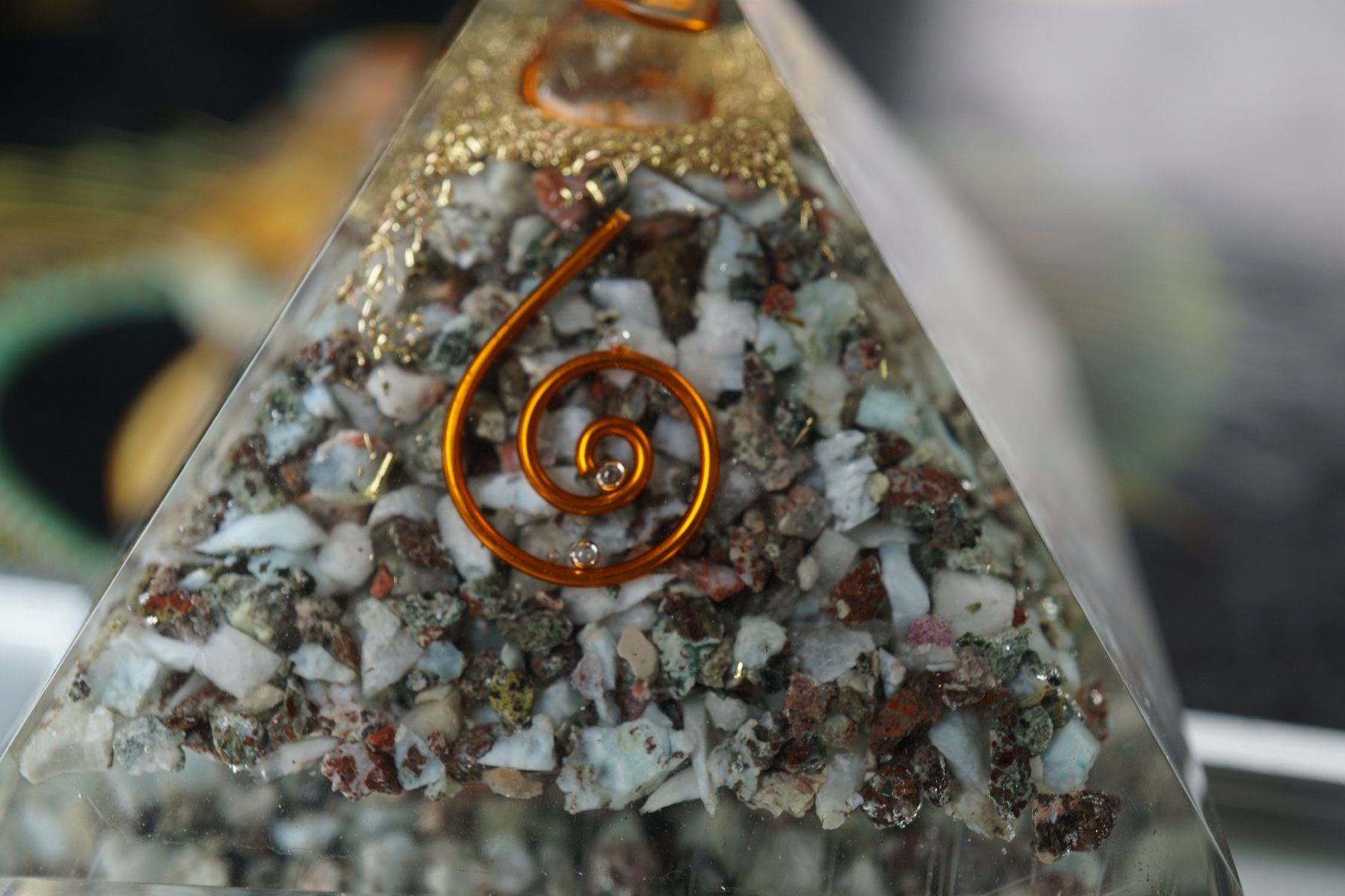 Pietre preziose: Larimar   -Orgonit - Pyramide by TOPSTONE – Difettoso da Eschenbach SG venduto da topstone 2