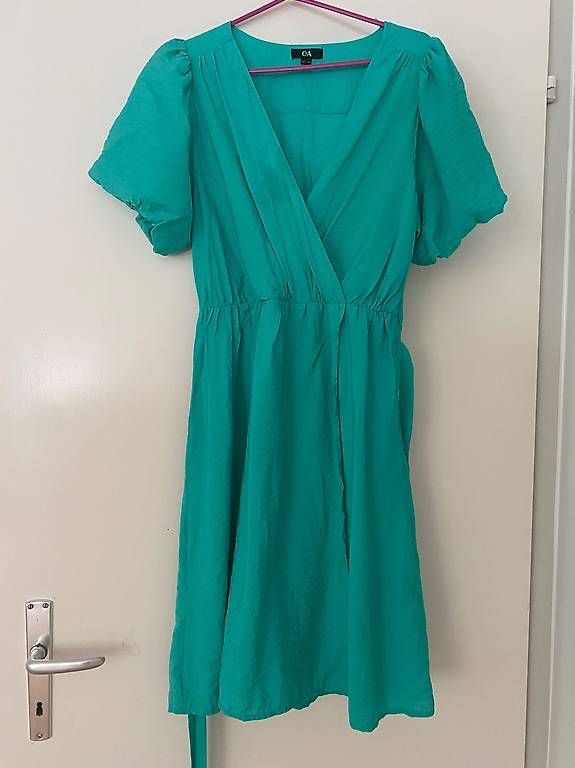 C&A Kleider: C&A Midikleid Mintgrün Gr. 38 M mit Puffärmeln – Neu (gemäss Beschreibung) aus Glarus von Iroccinha