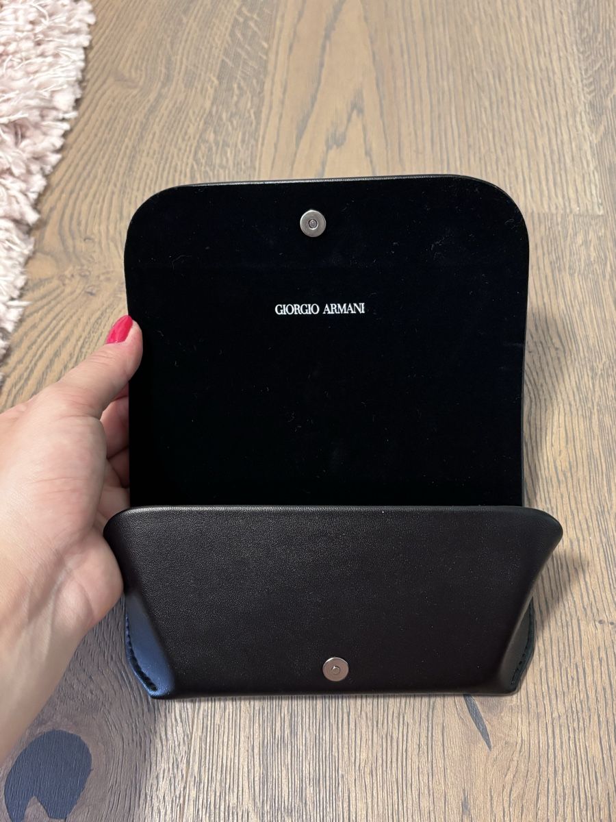 Autres vêtements & accessoires: Armani Brillenetui – Neuf (Voir description) à Wetzikon ZH par Deba26 1