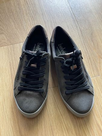 Neue BELVIDA Sneaker mit Reissverschluss, grün, Gr. 38