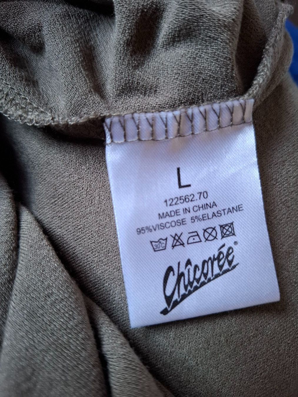 Kleider: Kleid Khaki 100% Viskose L – Gebraucht aus Ennetbaden von Rosen1 2