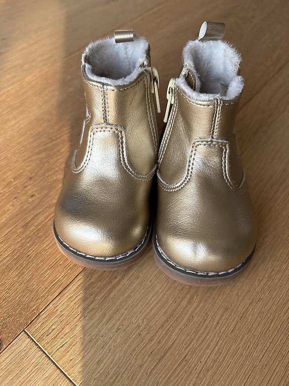 Schuhe für Jungen: Winterstiefel Winterboots Kind – Gebraucht aus Benken ZH von kbu_n2fl 1