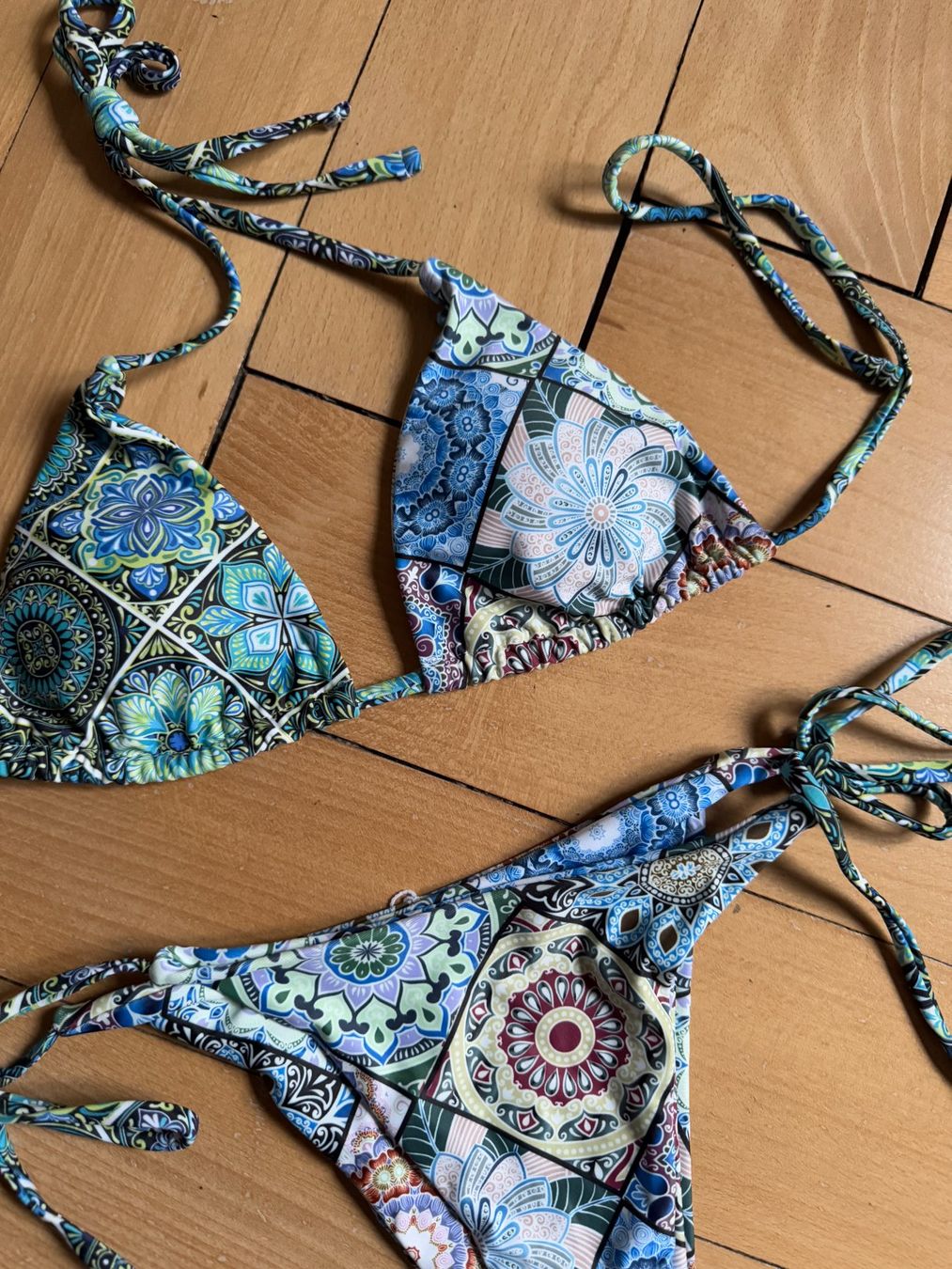 Shein Costumi da bagno & Bikini: Bikini bunt gemustert S (NEU) – Nuovo e nell'imballaggio originale da Zürich venduto da Diazaio 1