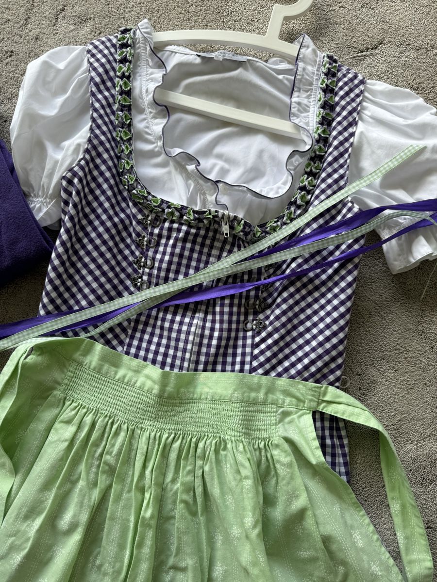 Lots de vêtements: Dirndl Grösse 36 – D'occasion à Uetikon am See par Scuderiatom 2