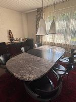 Granittisch (ausziehbar, 2 Klappeinlagen im Tisch versorgt)