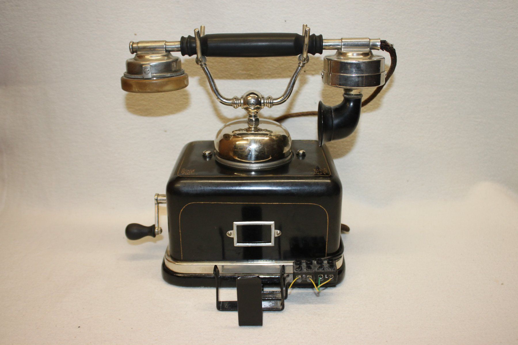 Telefoni: Antikes Kurbel Telefon  Ca. 1924 – Usato da Thun venduto da Fbchm 1