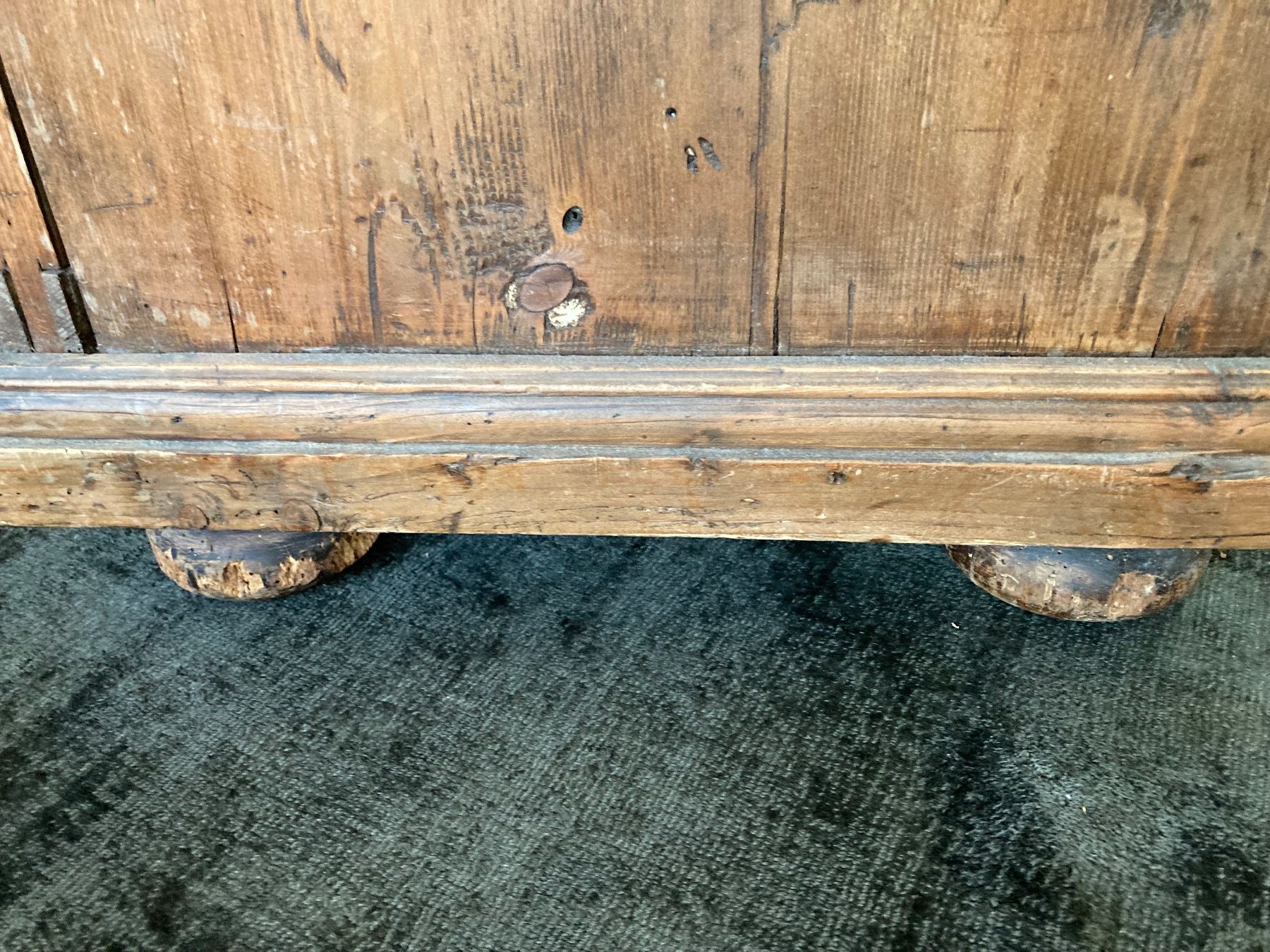Commodes: Antike Kommode/Schrank Holz massiv – D'occasion à Bottmingen par Laternenlicht 5