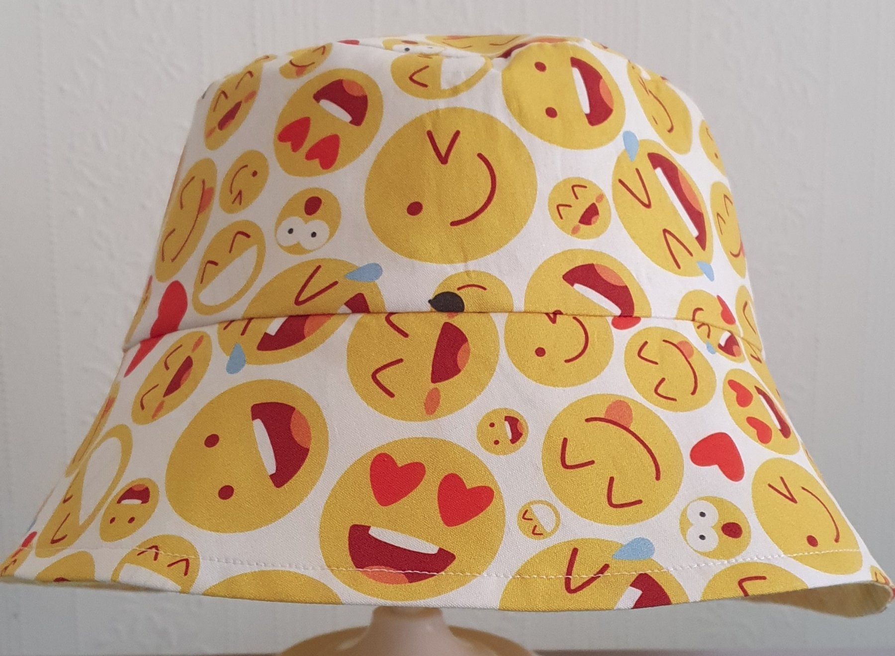 Copricapi, berretti & cappellini: Sonnenhut, Fischerhut Smiley, Grösse S – Nuovo e nell'imballaggio originale da Wil ZH venduto da Amarula