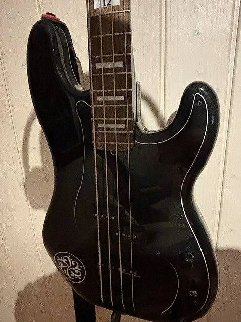 Fender Strumenti musicali: Fender Duff McKagan Deluxe Precision Bass RW Black – Usato da Courtaman venduto da Mikka71 2