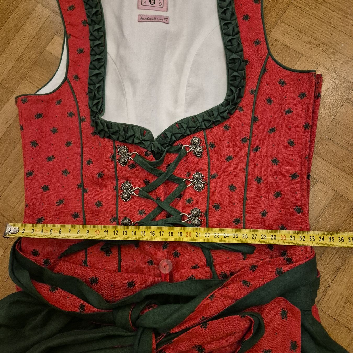 Kleider: Dirdl Köeid Gr 34, Hand Made – Gebraucht aus Münchenstein von yes_l59n 2