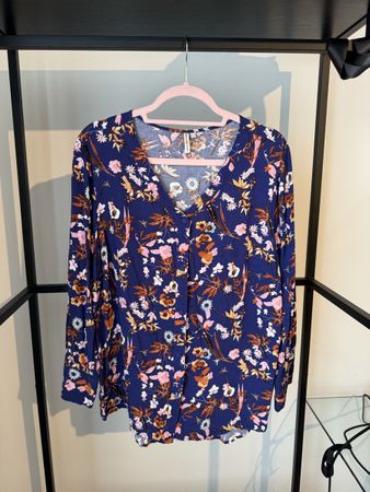 Only Carmakoma Shirt, Grösse 42, blaues Blumenmuster