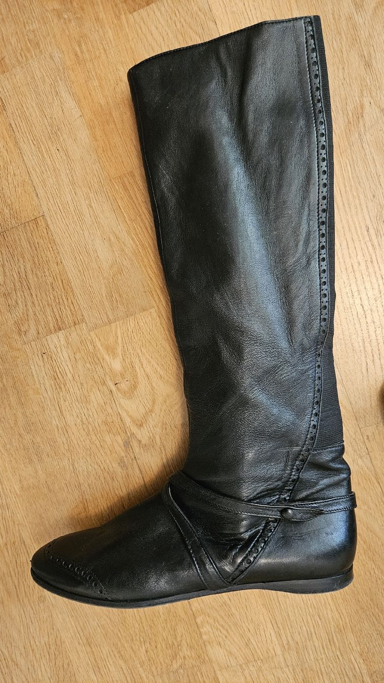 Damenschuhe: Geschmeidige Lederstiefel schwarz – Gebraucht aus Embrach von coegli 3